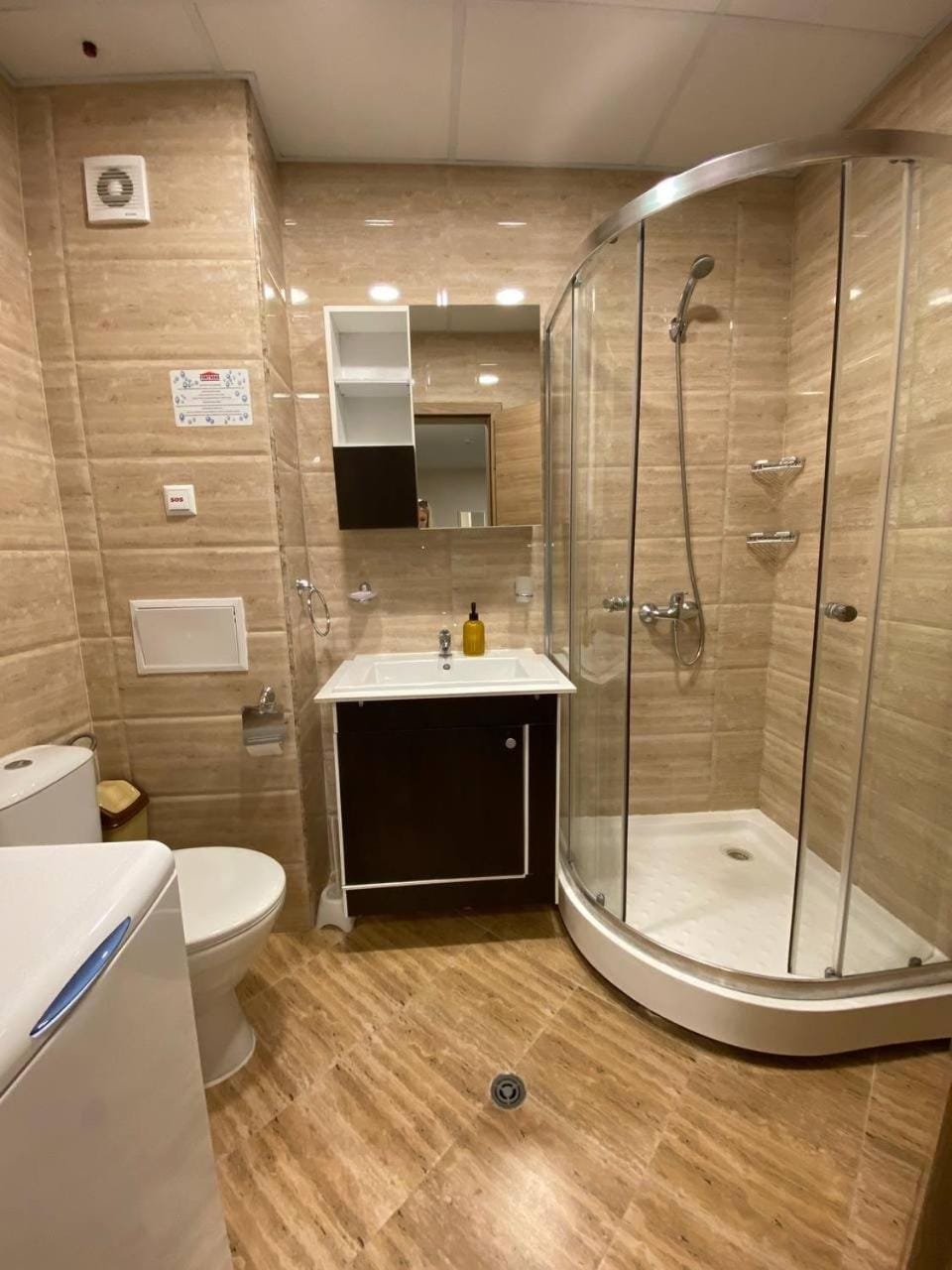 Shower, Toilet