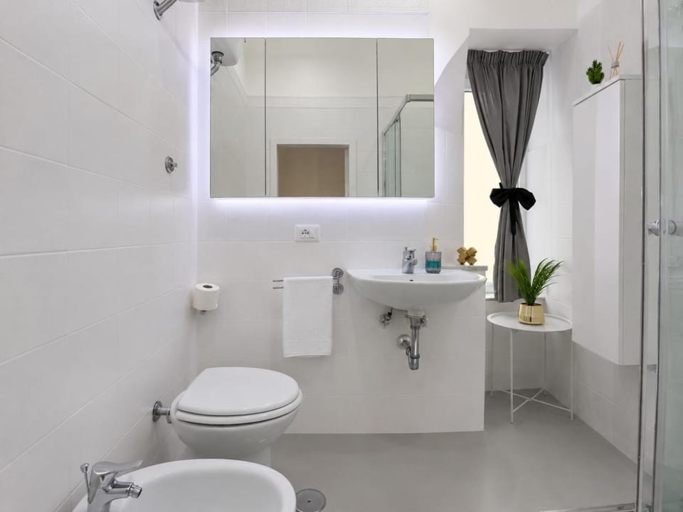 Property building, Bathroom, bidet