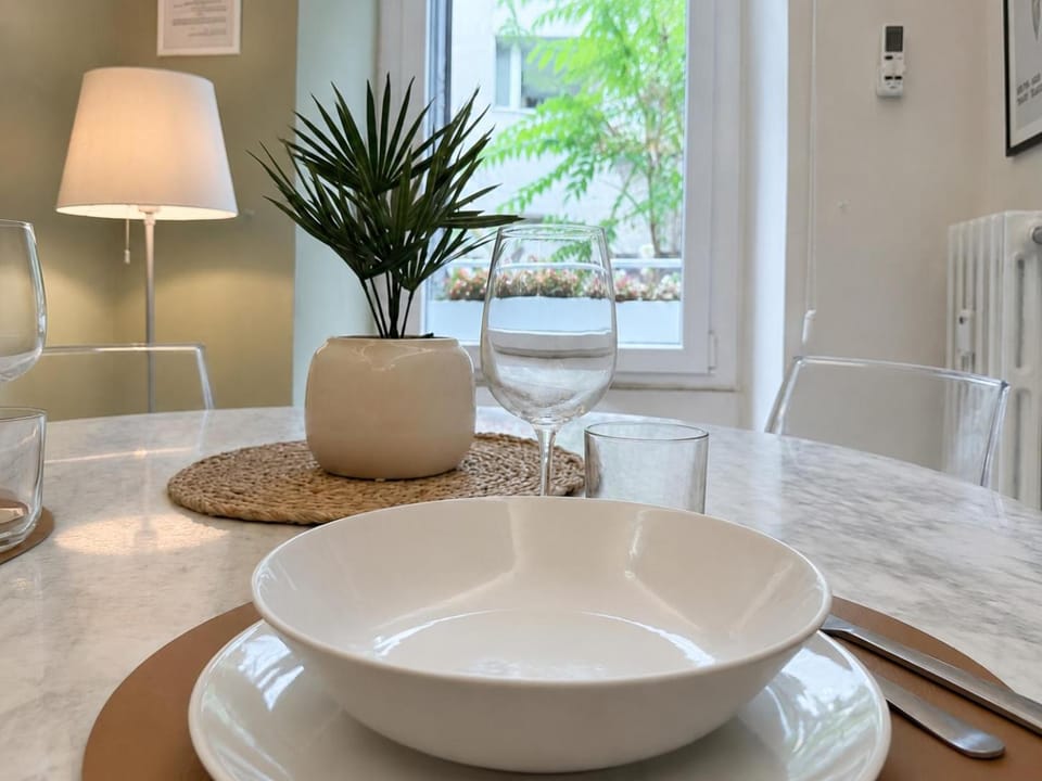 Property building, Communal lounge/ TV room, Living room, Seating area, Dining area