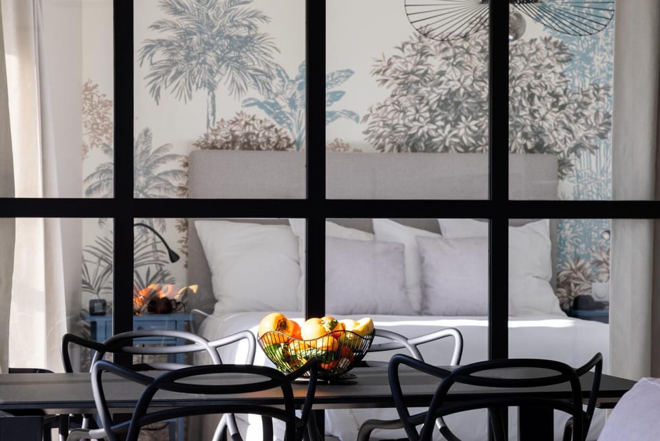 Decorative detail, Dining area