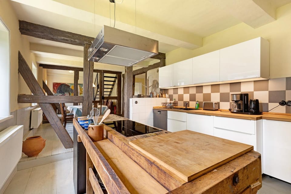 Property building, Kitchen or kitchenette, Living room