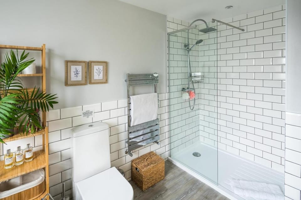Contemporary 5 Bedroom with Garden North Finchley House in London
