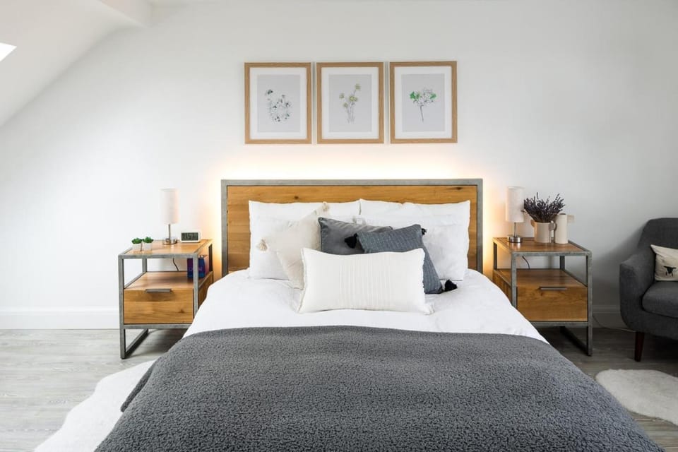Contemporary 5 Bedroom with Garden North Finchley House in London