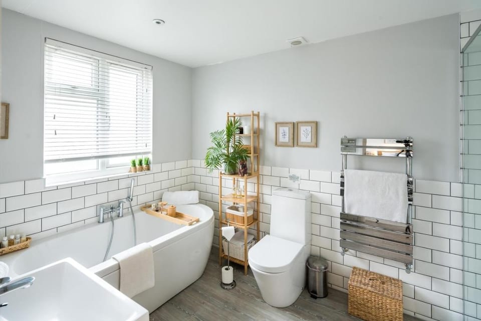 Contemporary 5 Bedroom with Garden North Finchley House in London