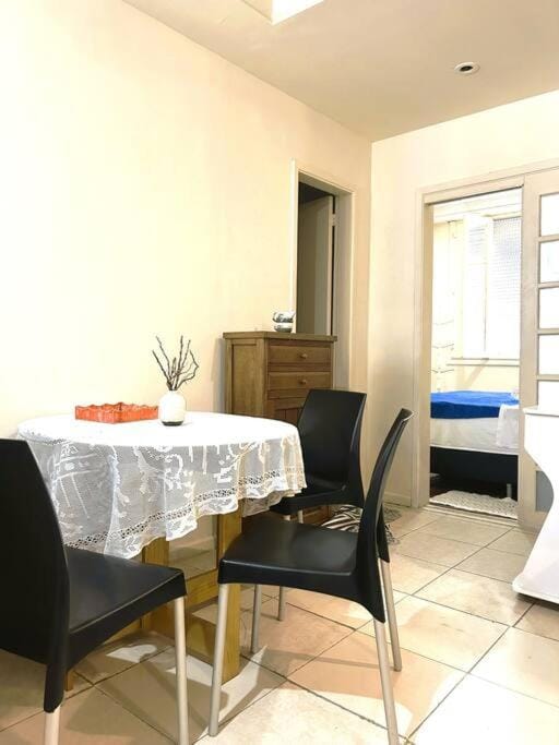 Apartamento Completo no Posto 6 Apartment in Rio de Janeiro