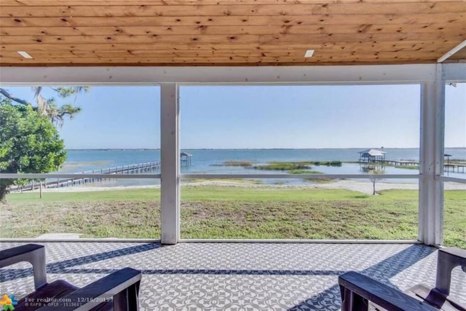 Wake Up To The Sunrise On Lake Placid House in Florida