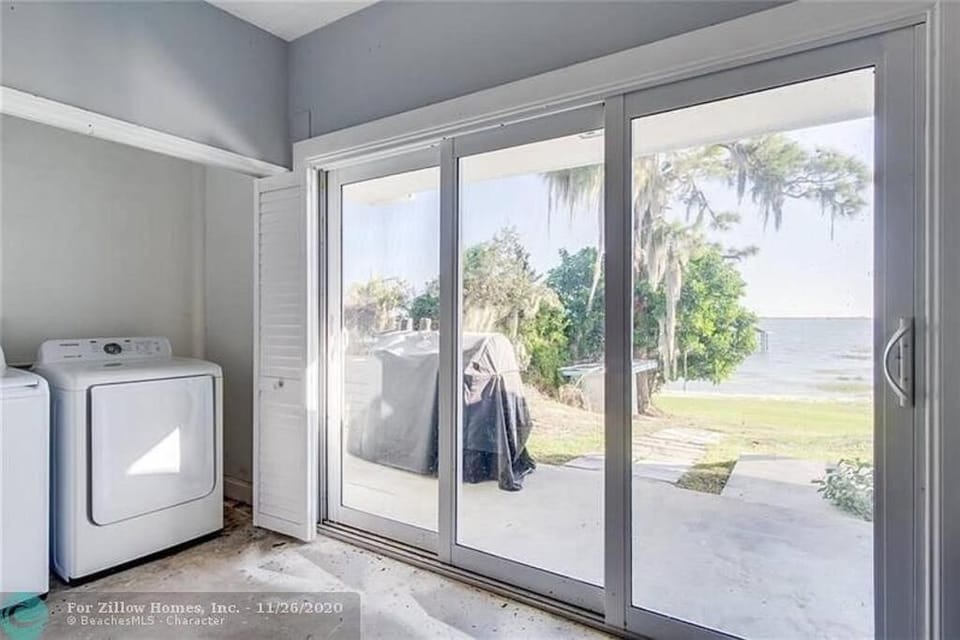 Wake Up To The Sunrise On Lake Placid House in Florida