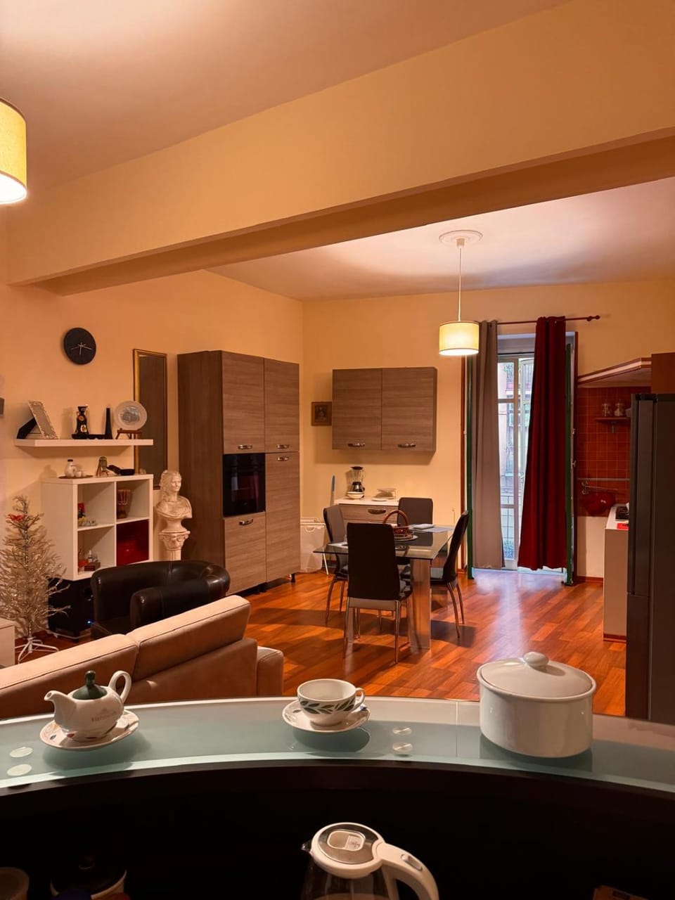 Kitchen or kitchenette, Living room