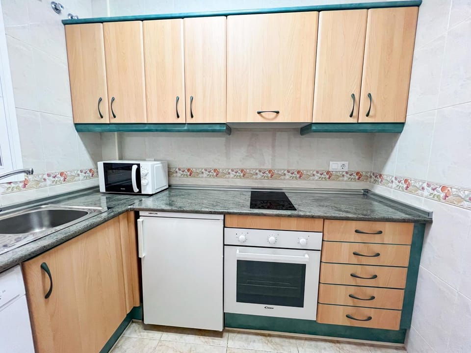 Coffee/tea facilities, Kitchen or kitchenette, minibar, pet friendly, stove, toaster