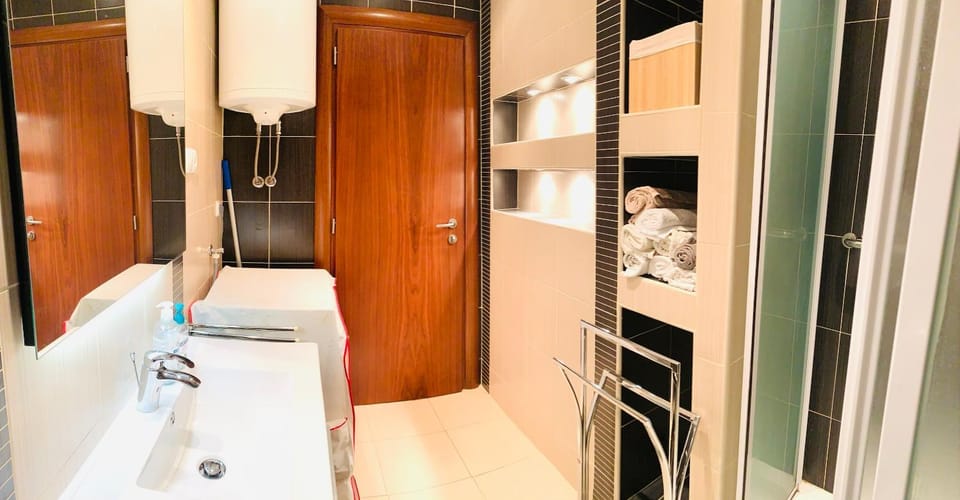 Shower, Bathroom, towels