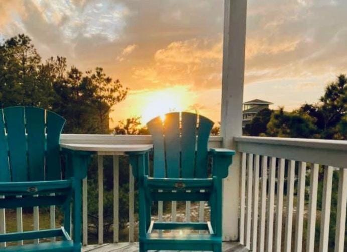 NH505 Let's Do Sunset House in Nags Head