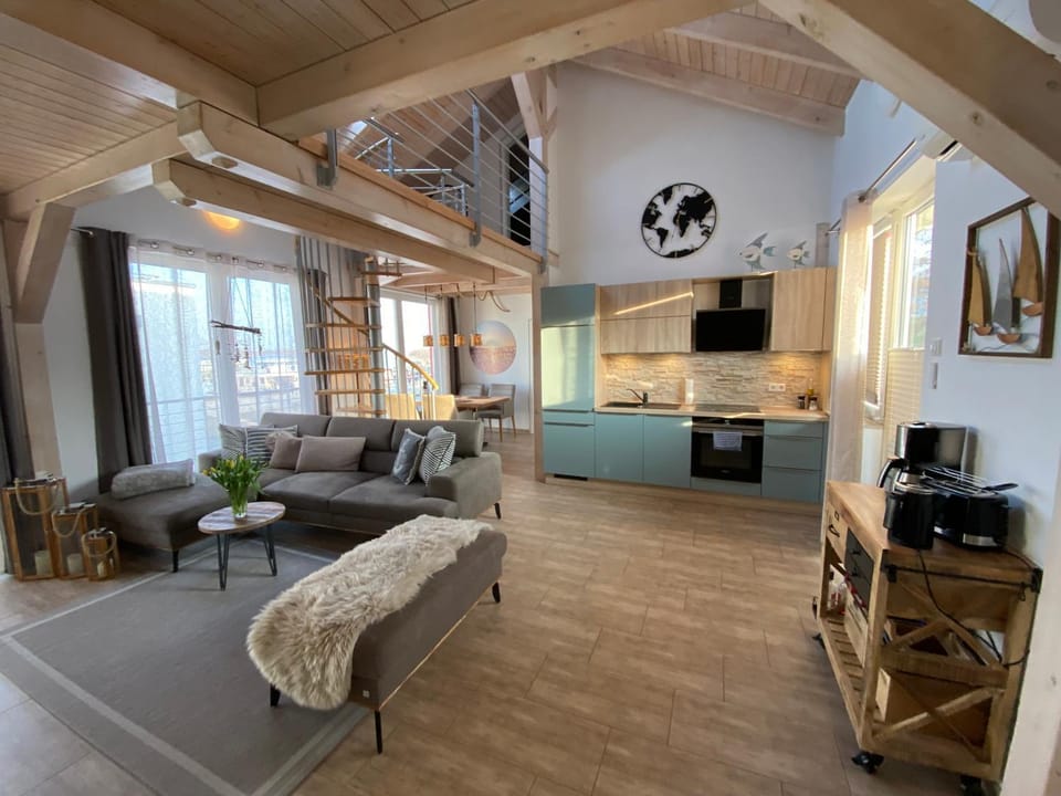 Kitchen or kitchenette, Living room, Seating area