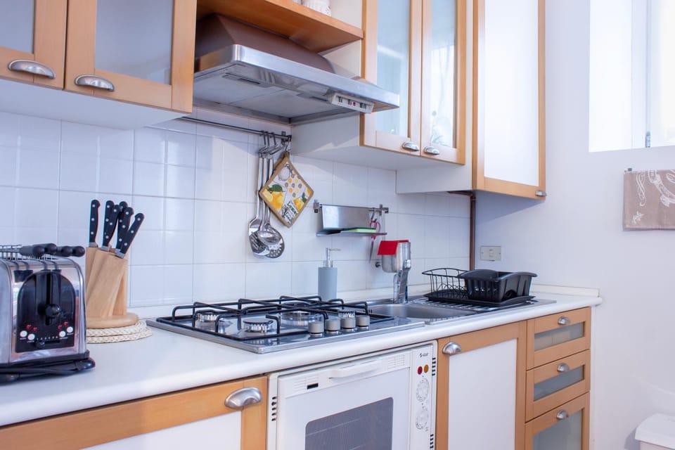 Coffee/tea facilities, Kitchen or kitchenette, minibar, pet friendly, stove, toaster