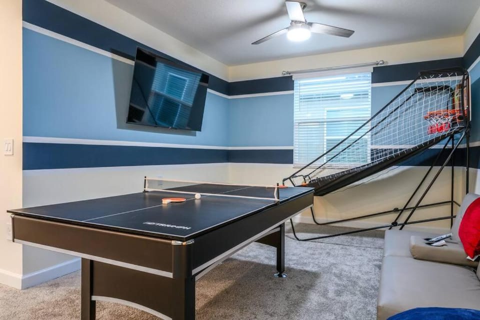 Close to Disney & Other Theme Parks,Private Heated PoolSpa, BBQ & Game Rm House in Four Corners