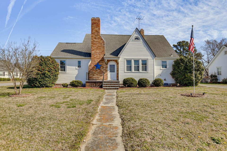 Charming Smithfield House: Walk to Downtown! House in Newport News
