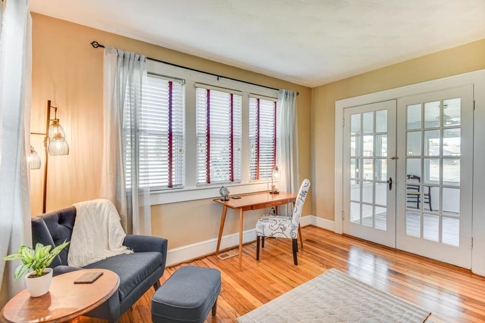 Charming Smithfield House: Walk to Downtown! House in Newport News