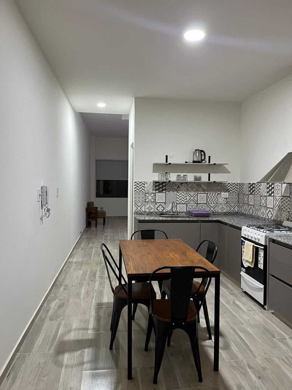 Kitchen or kitchenette, Dining area, minibar, pet friendly