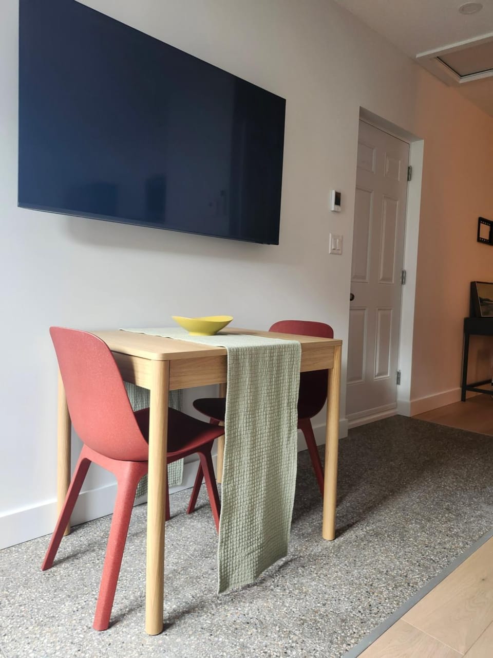 TV and multimedia, Dining area