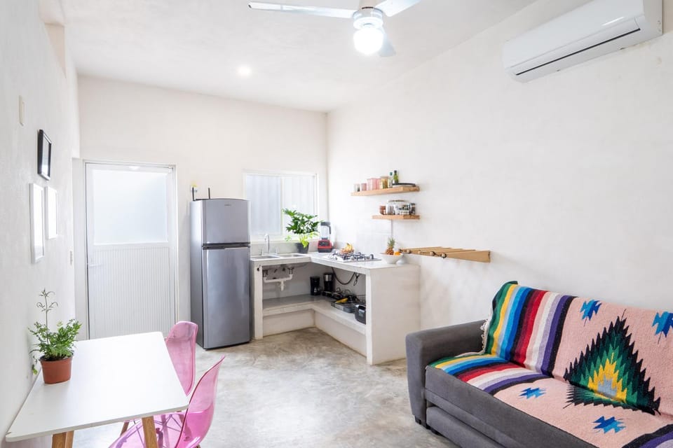 Kitchen or kitchenette, Living room, Seating area, Dining area, air conditioner