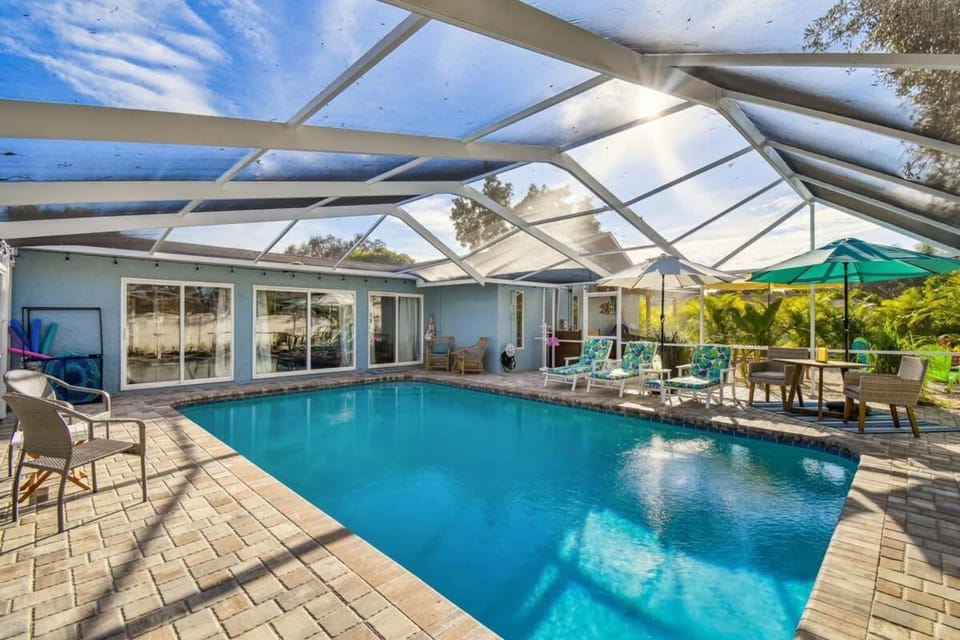 Patio, Day, Pool view, Swimming pool, sunbed