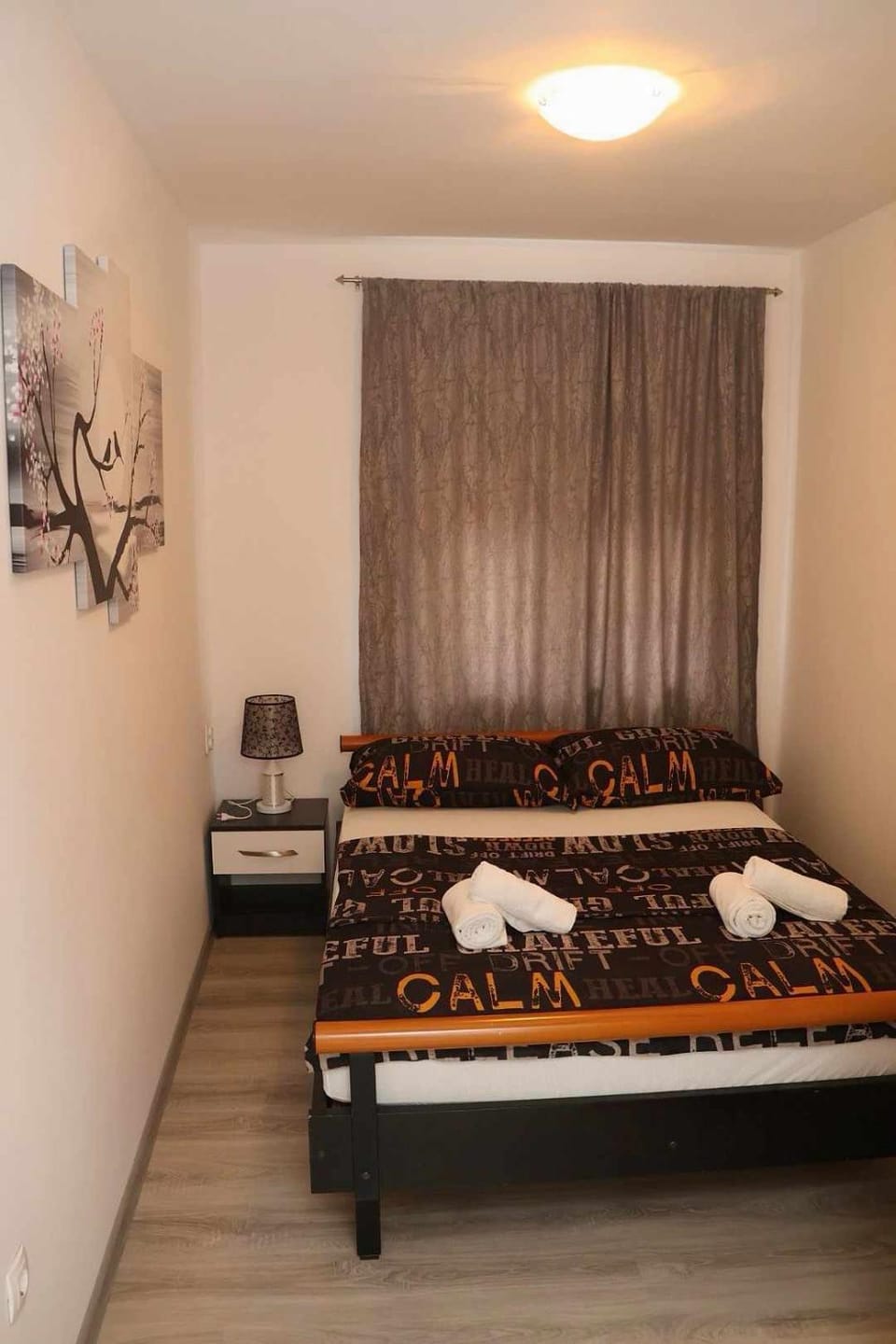 Bed, Night, Decorative detail, Bedroom, Family, locker, microwave, storage, towels, towels, wardrobe