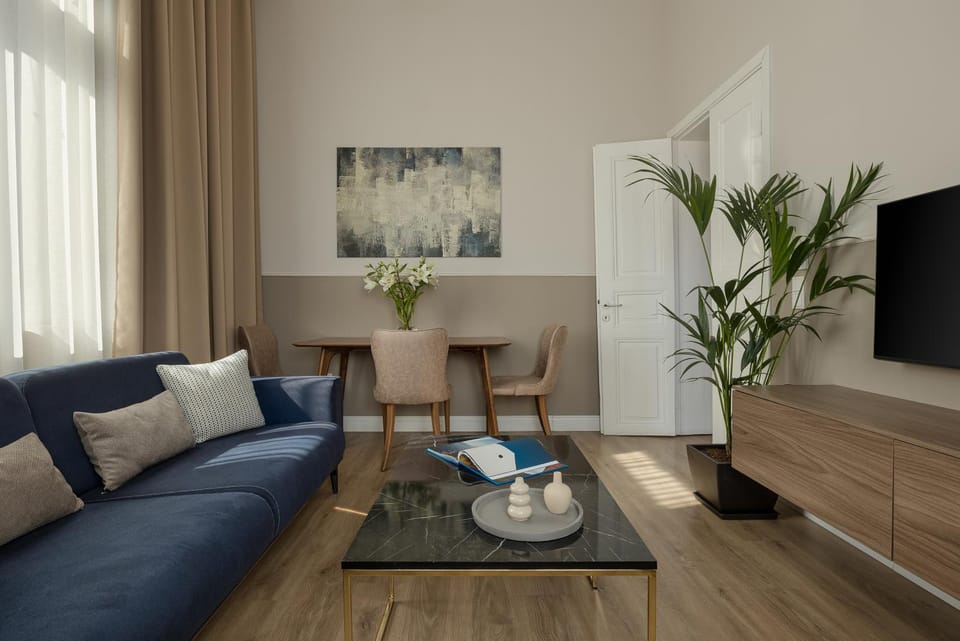 TV and multimedia, Living room, Decorative detail, Decorative detail, Seating area, Dining area, Landmark view, Landmark view, Family, Family, Quiet street view, heating, heating, air conditioner