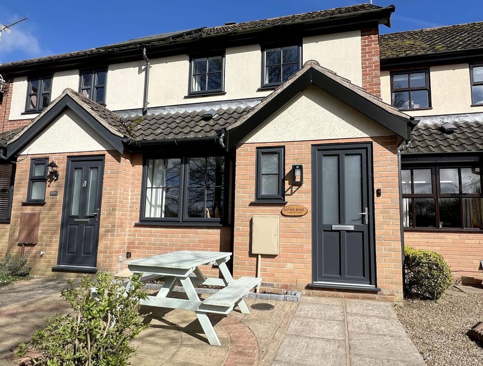 Property building, Patio, Garden