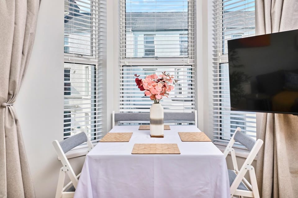Harbour Central Apt Walk to Beach- Princess Blue 2 Apartment in Portrush