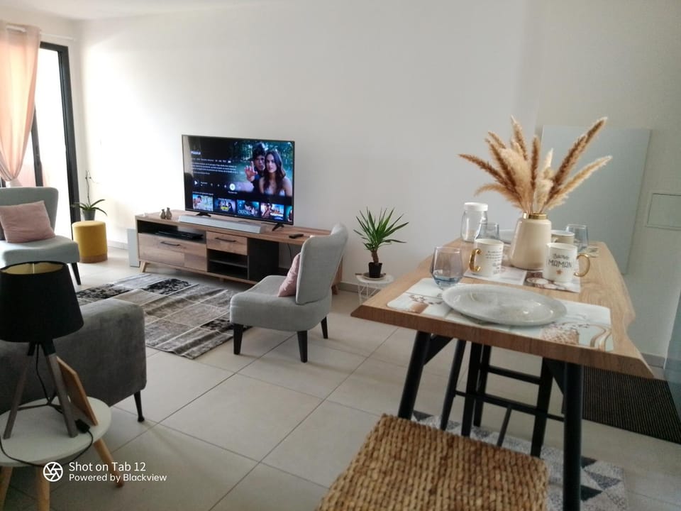 Communal lounge/ TV room, Dining area