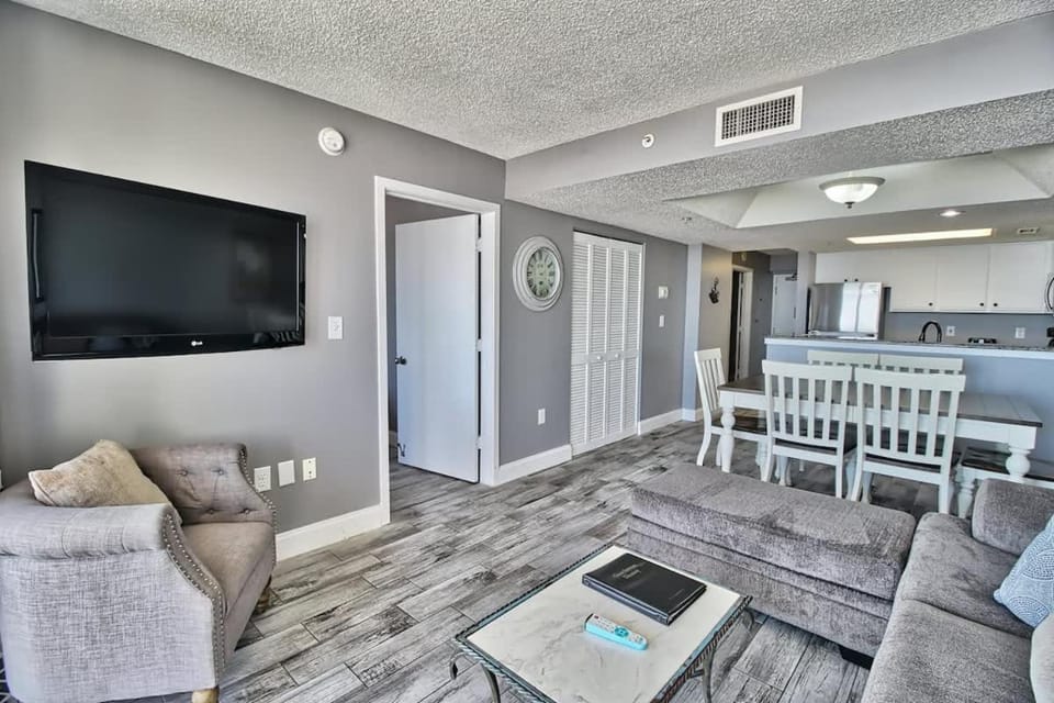 Newly Updated Camelot Resort Unit 409 House in Myrtle Beach