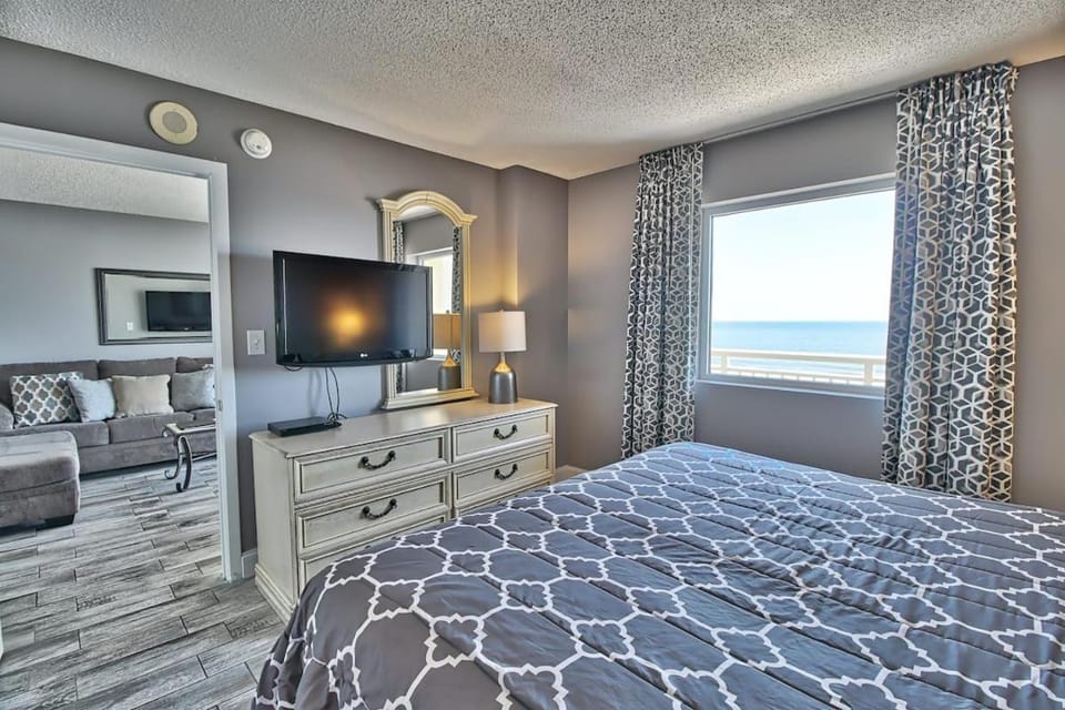 Newly Updated Camelot Resort Unit 409 House in Myrtle Beach