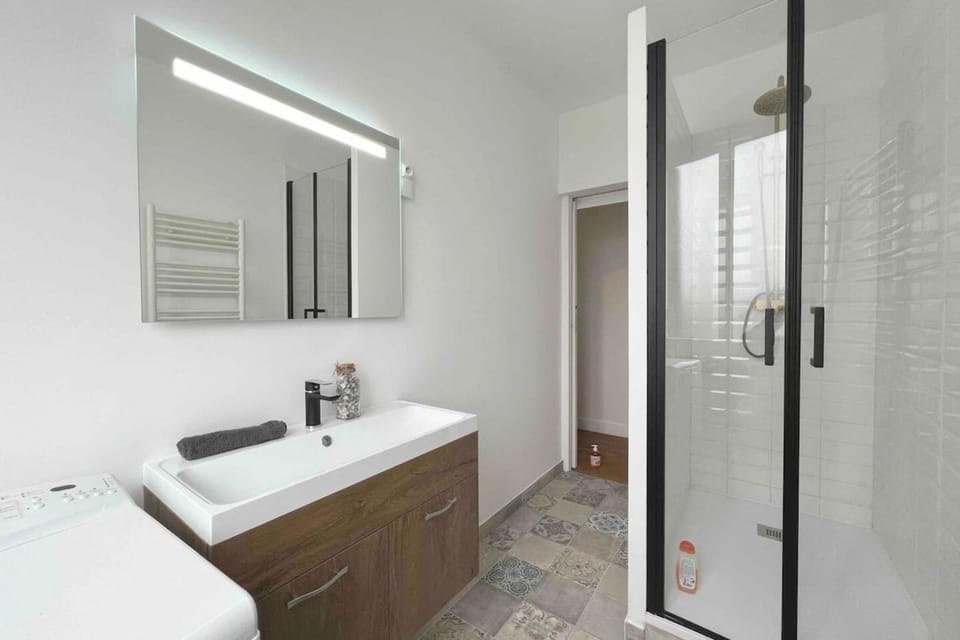 Fil de l'eau - Grand T2 rénové - Commerces à pied Apartment in Île-de-France