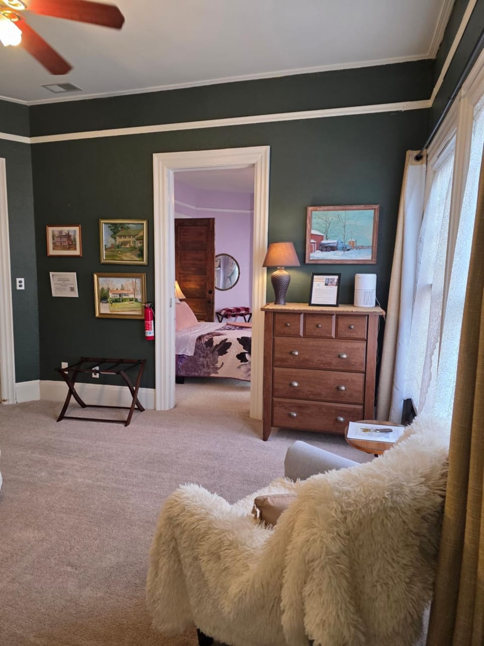 The Kings Throne Inn and Guest House Bed and Breakfast in Toledo