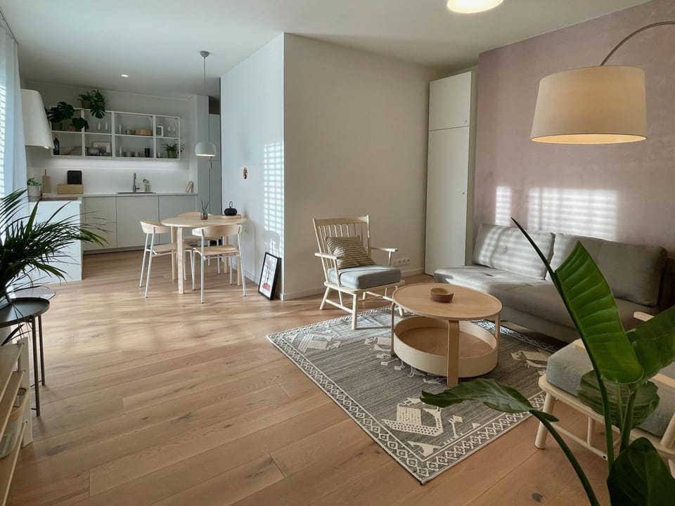 Kitchen or kitchenette, Living room, Seating area