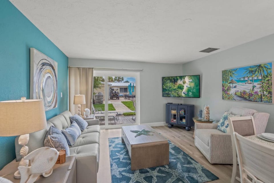 Jamaica Royale Beach Happiness House in Siesta Beach