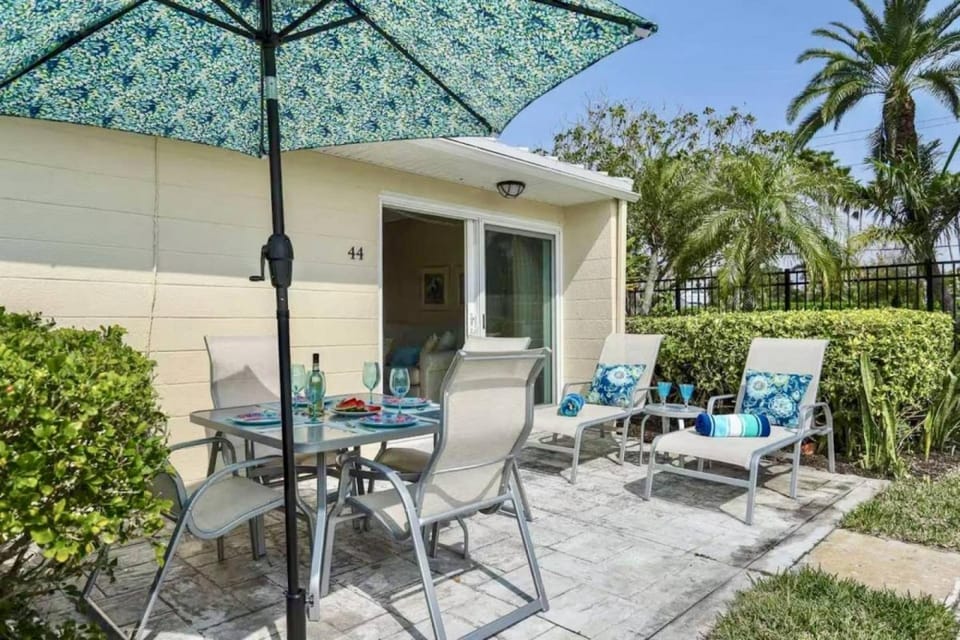 Jamaica Royale Beach Happiness House in Siesta Beach