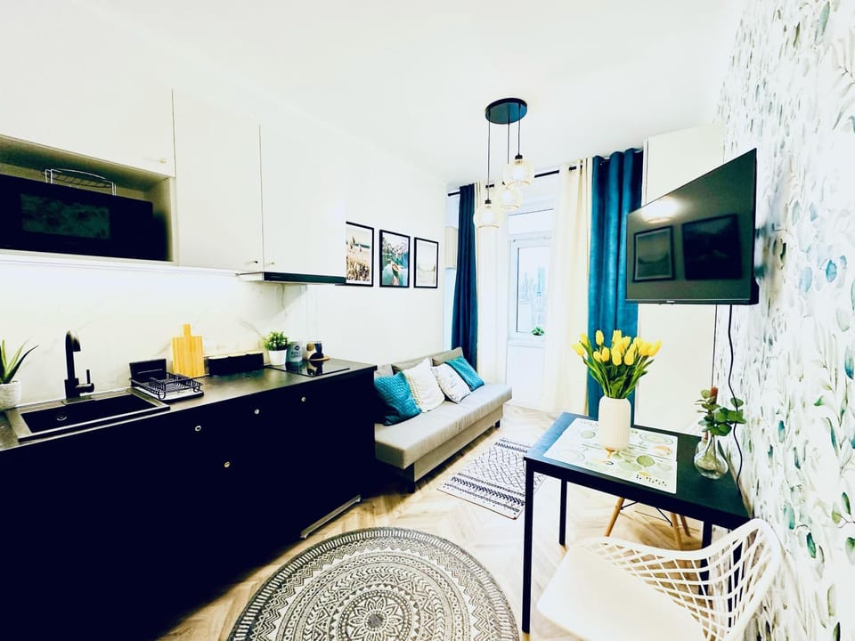 TV and multimedia, Kitchen or kitchenette, Seating area, Dining area