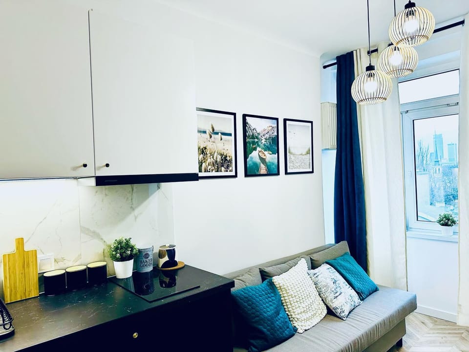 Kitchen or kitchenette, Seating area