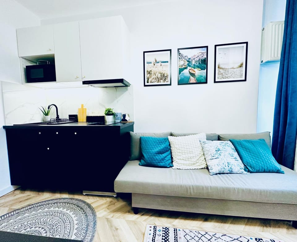 Photo of the whole room, Seating area
