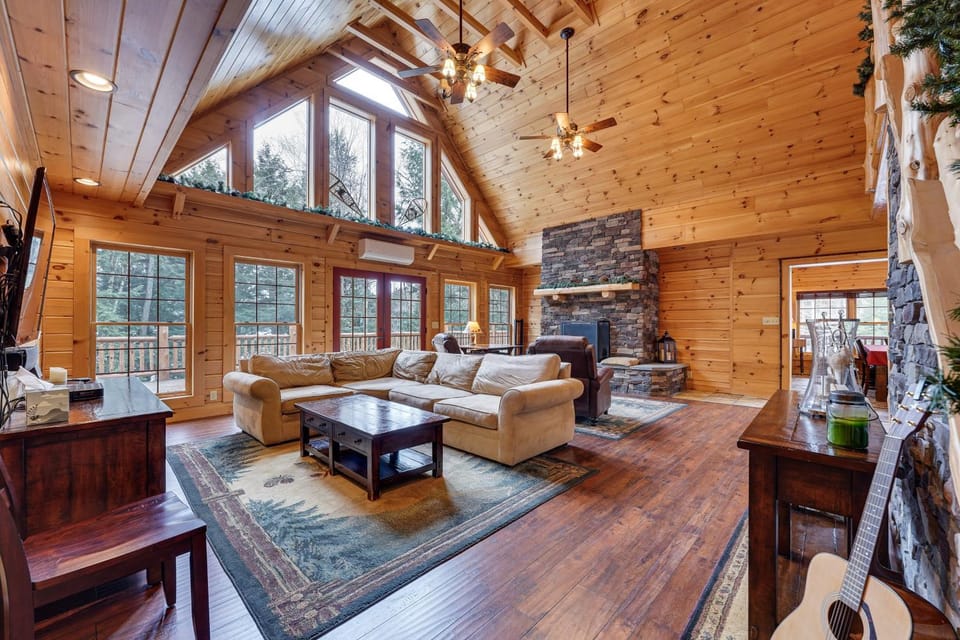 Hot Tub & Dock: Waterfront Cabin in Old Forge! Cabin in Webb