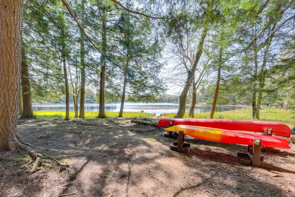 Hot Tub & Dock: Waterfront Cabin in Old Forge! Cabin in Webb
