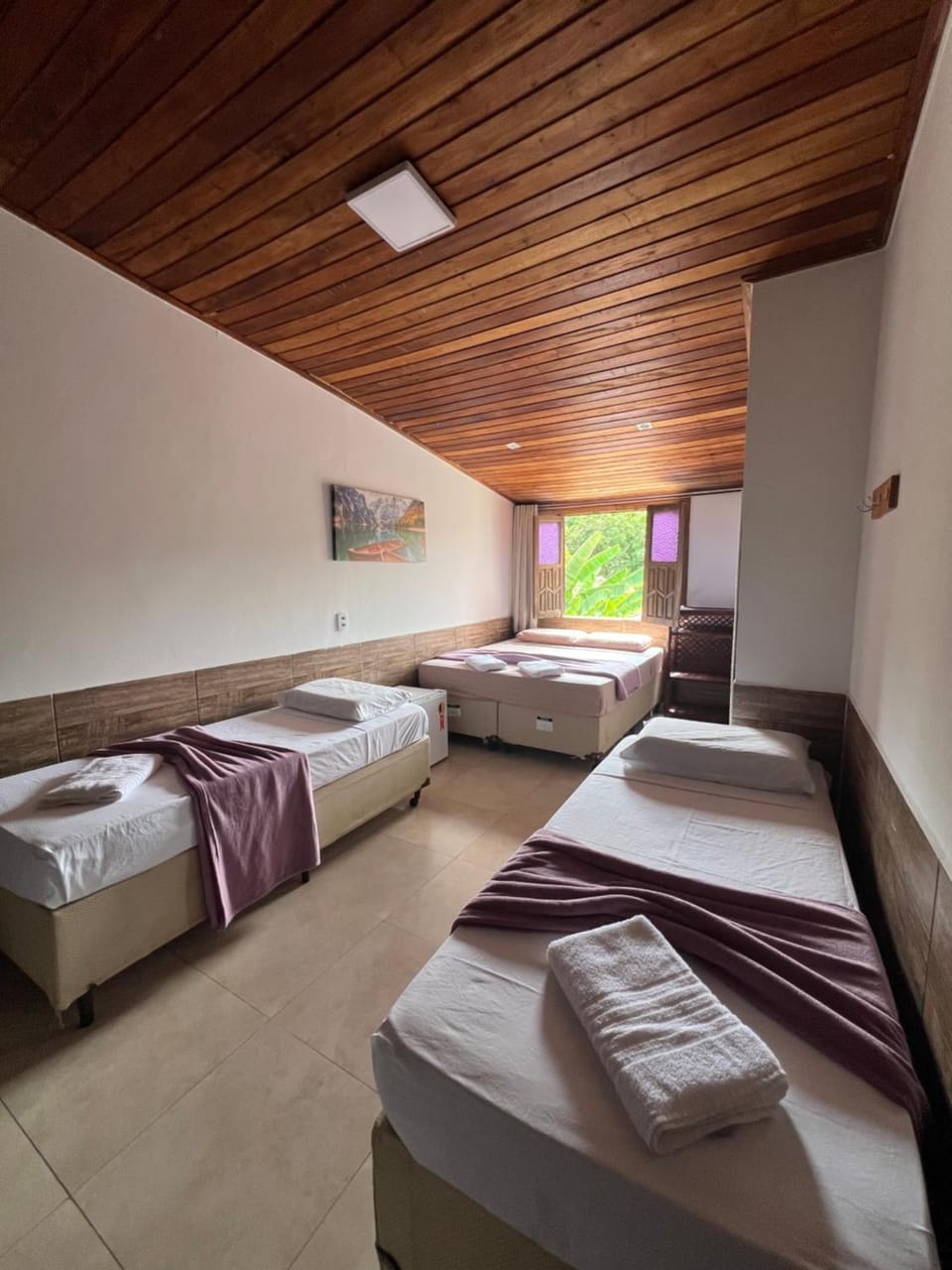 Bed, TV and multimedia, Photo of the whole room, Bedroom, minibar, towels, air conditioner