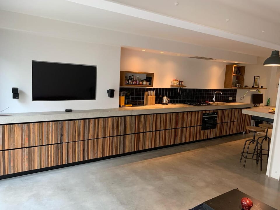 Coffee/tea facilities, Kitchen or kitchenette, minibar, oven