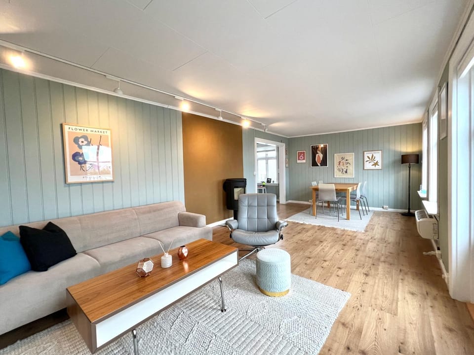 TV and multimedia, Living room, Seating area