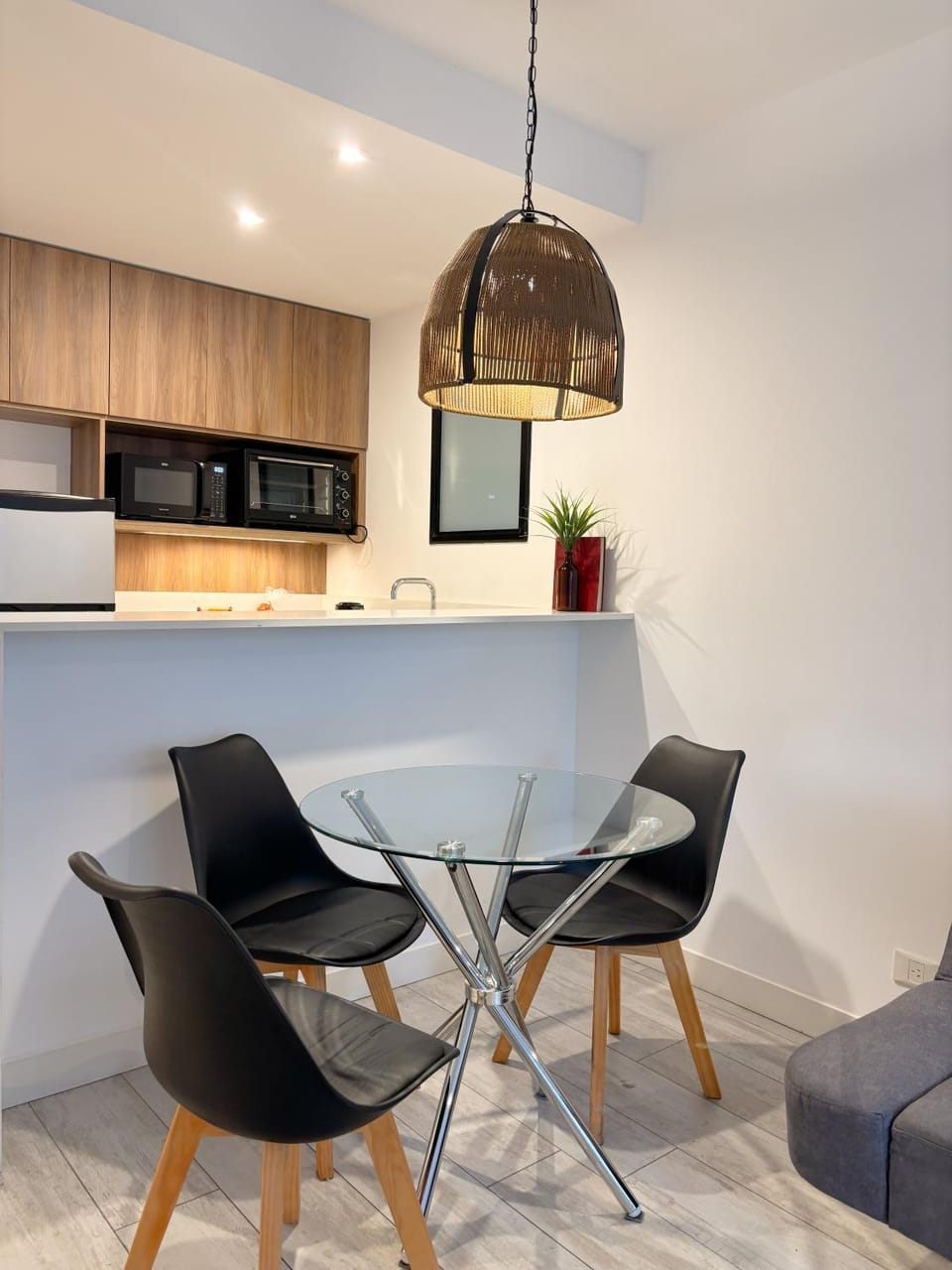 Kitchen or kitchenette, Living room, Seating area, Dining area