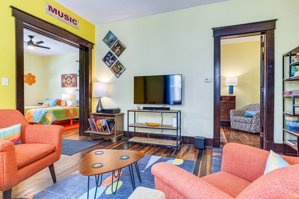 Retro-Inspired Indy Home: Walk to Fountain Square! House in Indianapolis