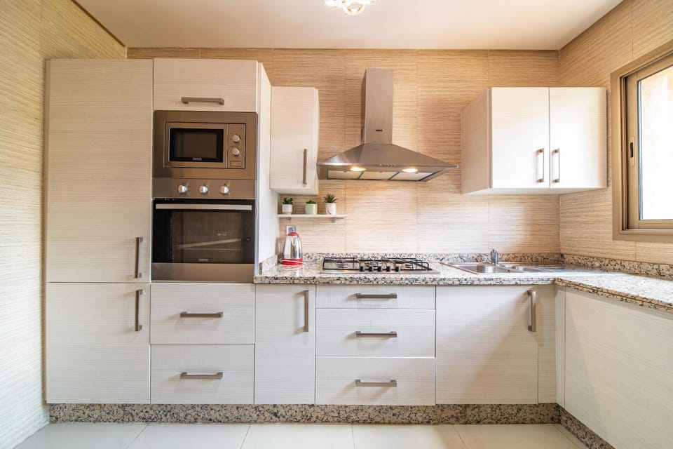 Kitchen or kitchenette, dishwasher, minibar, oven, pet friendly, stove