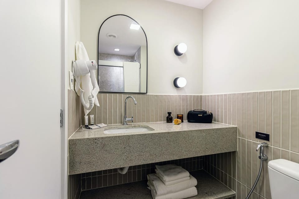 Toilet, Bathroom, towels