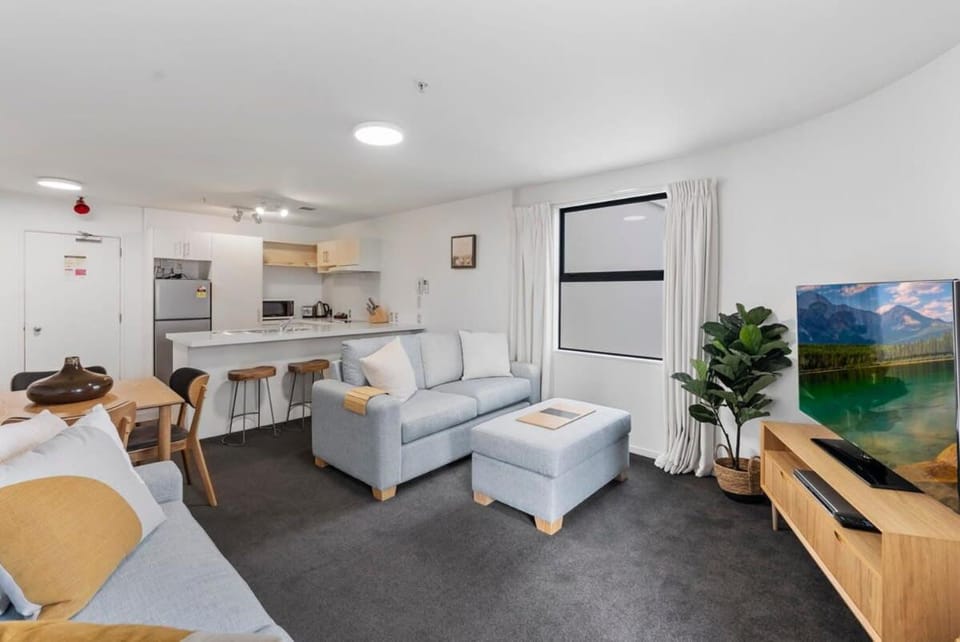 Beach Views at Oceanside Apartment in Bay Of Plenty