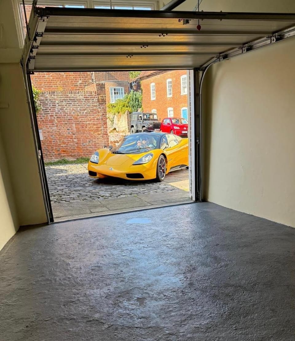 Luxury Home Goodwood Festival of Speed with parking for up to 8 Adults House in Chichester